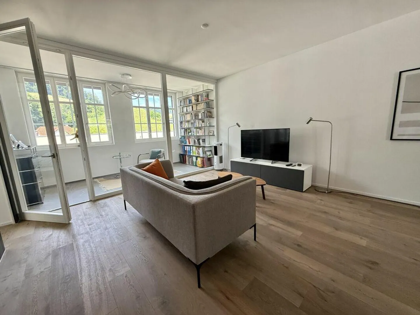 Vivere moderno con charme unico - Foto 3 di 10
