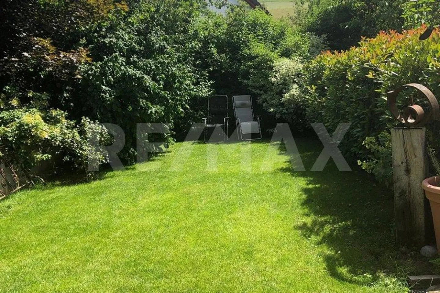 Very bright living spaces, renovated with sunny garden - Photo 3 of 13