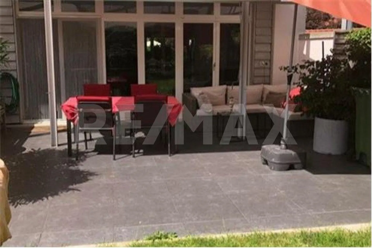 Very bright living spaces, renovated with sunny garden - Photo 4 of 13