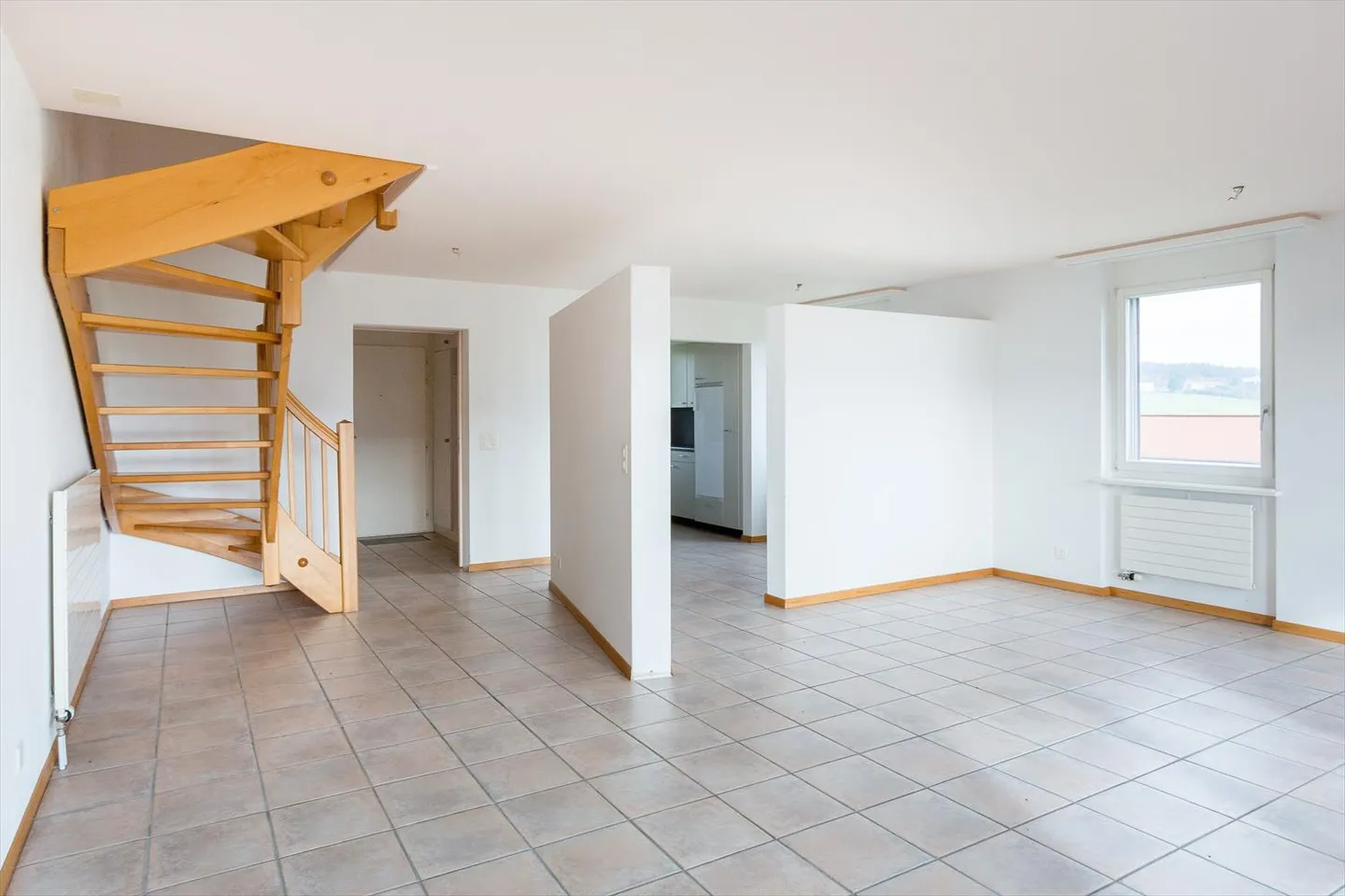 Apartment for rent - Photo 3 of 11