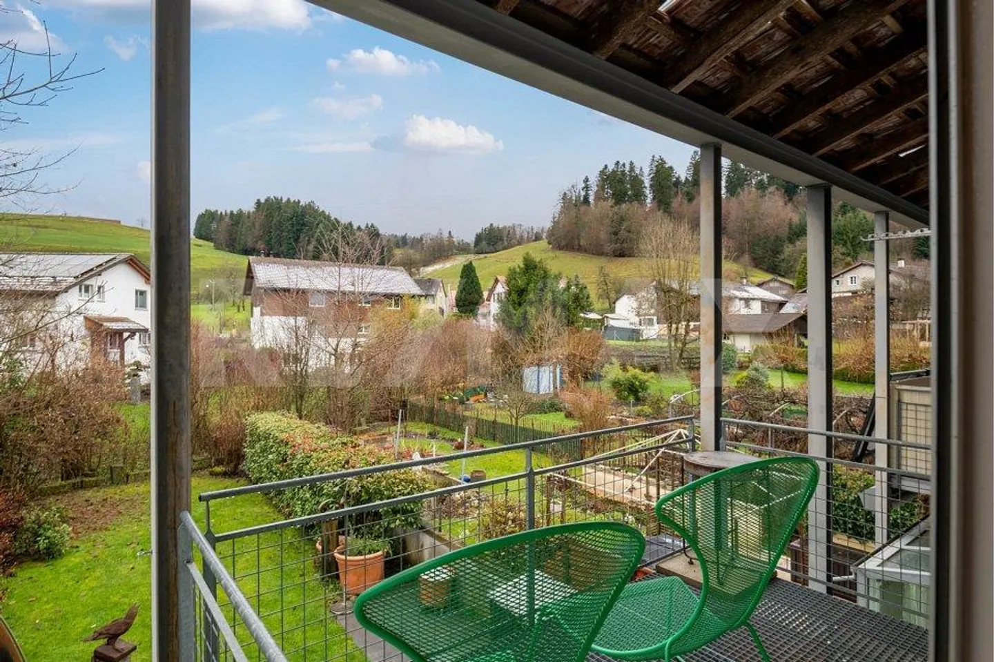 Very bright living spaces, renovated with sunny garden - Photo 6 of 13