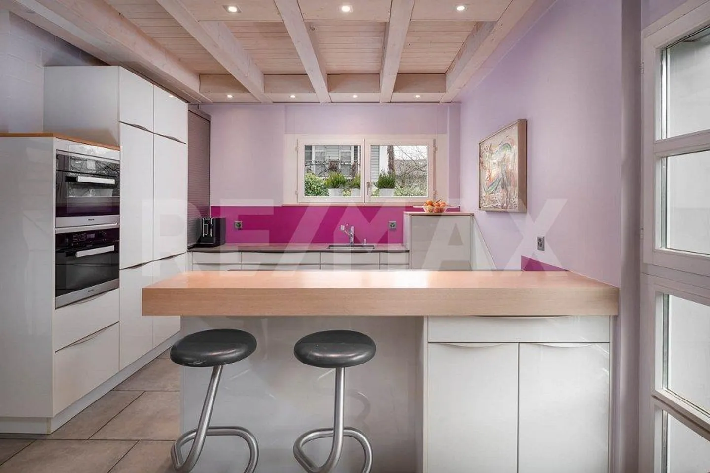 Very bright living spaces, renovated with sunny garden - Photo 8 of 13