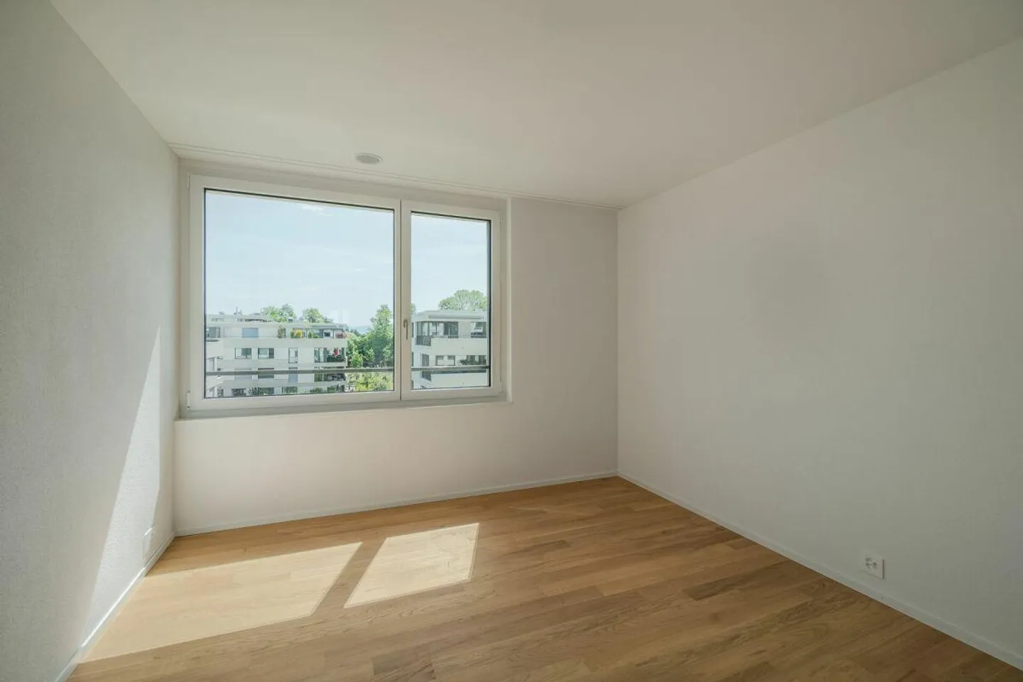 Appartamento moderno di 3,5 stanze al lago - Foto 8 di 13