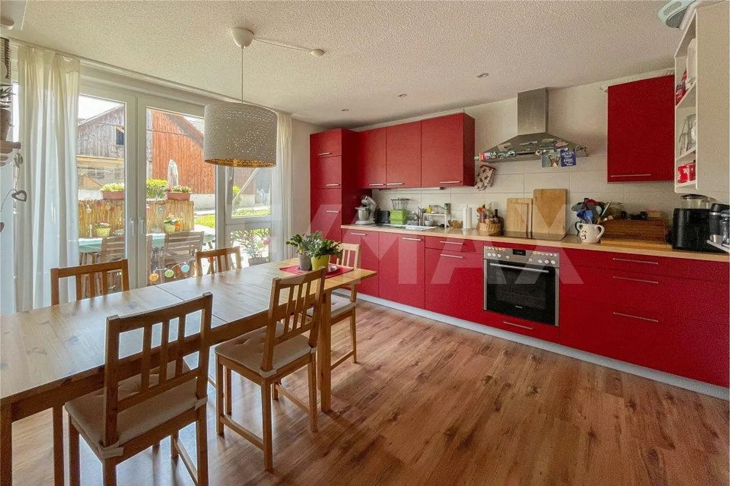 Propriété avec grange, dépendances et potentiel polyvalent à vendre à Hellikon - Photo 6 sur 13