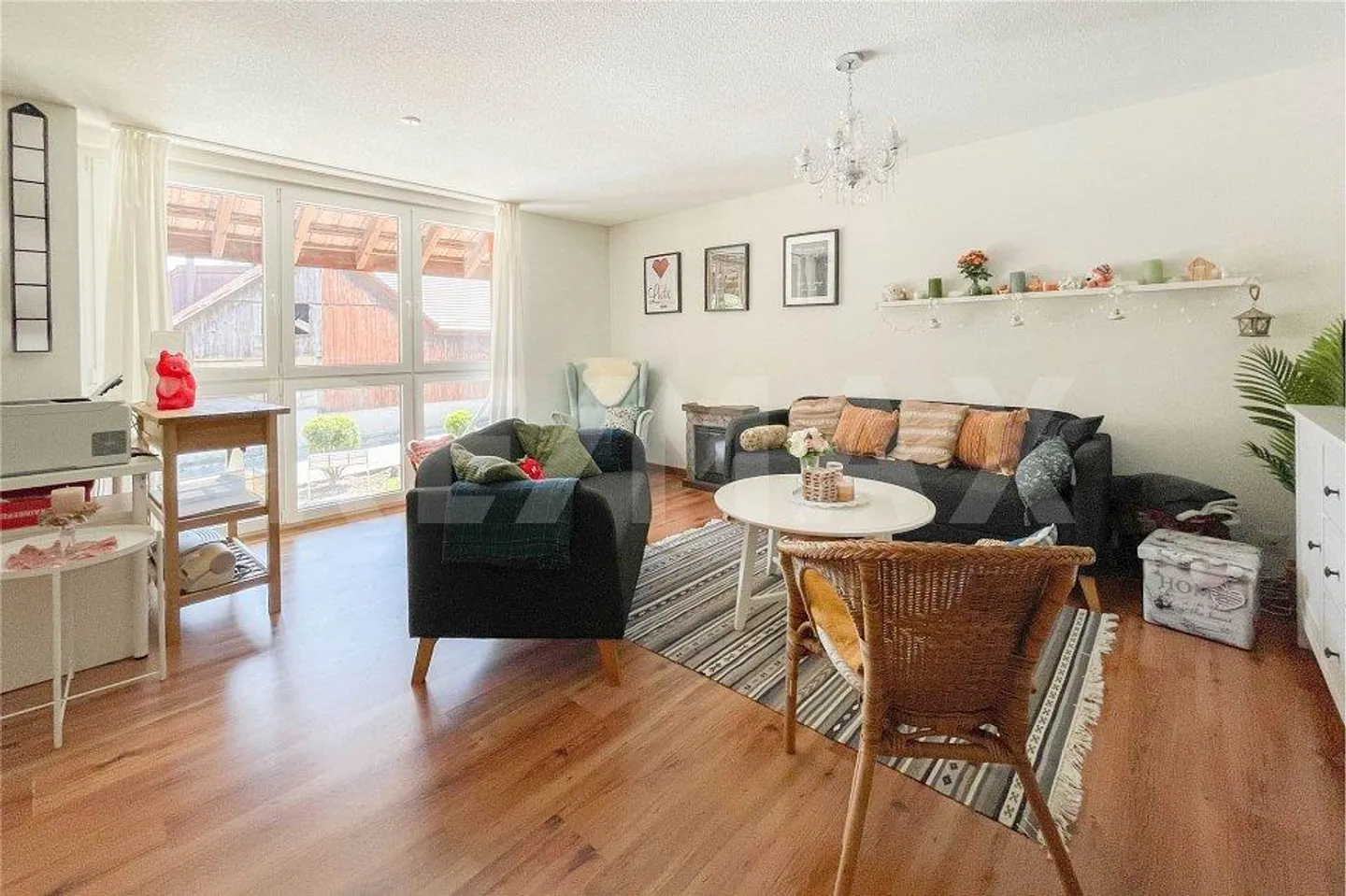 Propriété avec grange, dépendances et potentiel polyvalent à vendre à Hellikon - Photo 7 sur 13