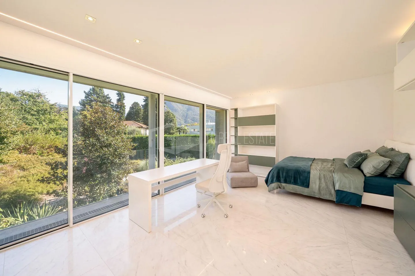 LUSSUOSA VILLA CON PISCINA E GIARDINO VICINO ALLA TASIS - Foto 21 von 30