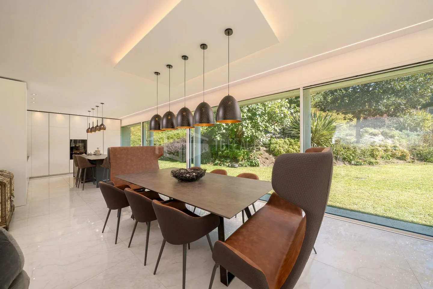 LUSSUOSA VILLA CON PISCINA E GIARDINO VICINO ALLA TASIS - Foto 6 von 30