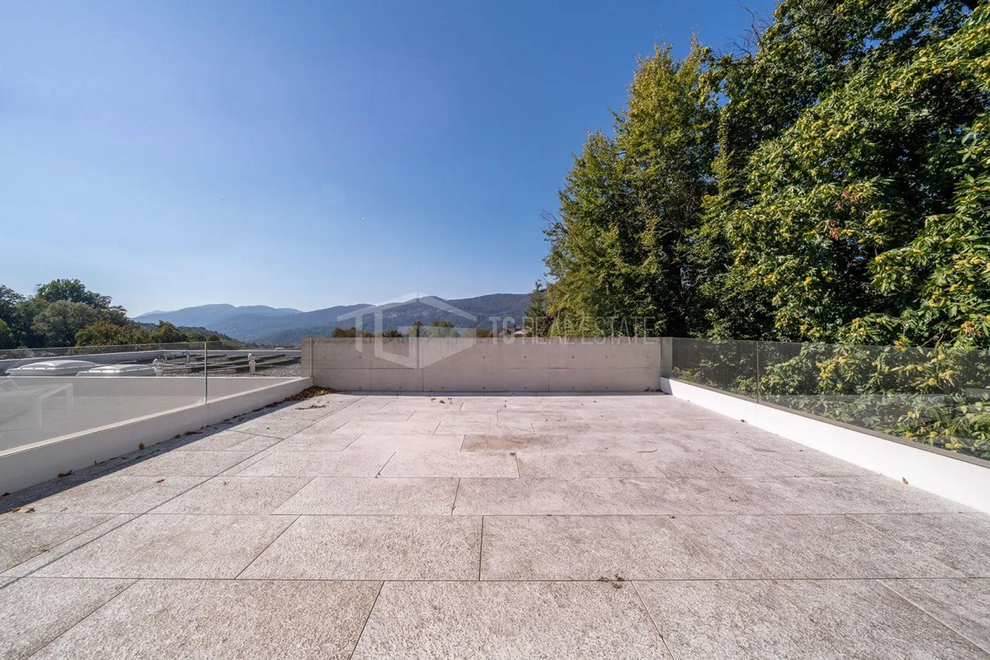 LUSSUOSA VILLA CON PISCINA E GIARDINO VICINO ALLA TASIS - Foto 27 von 30