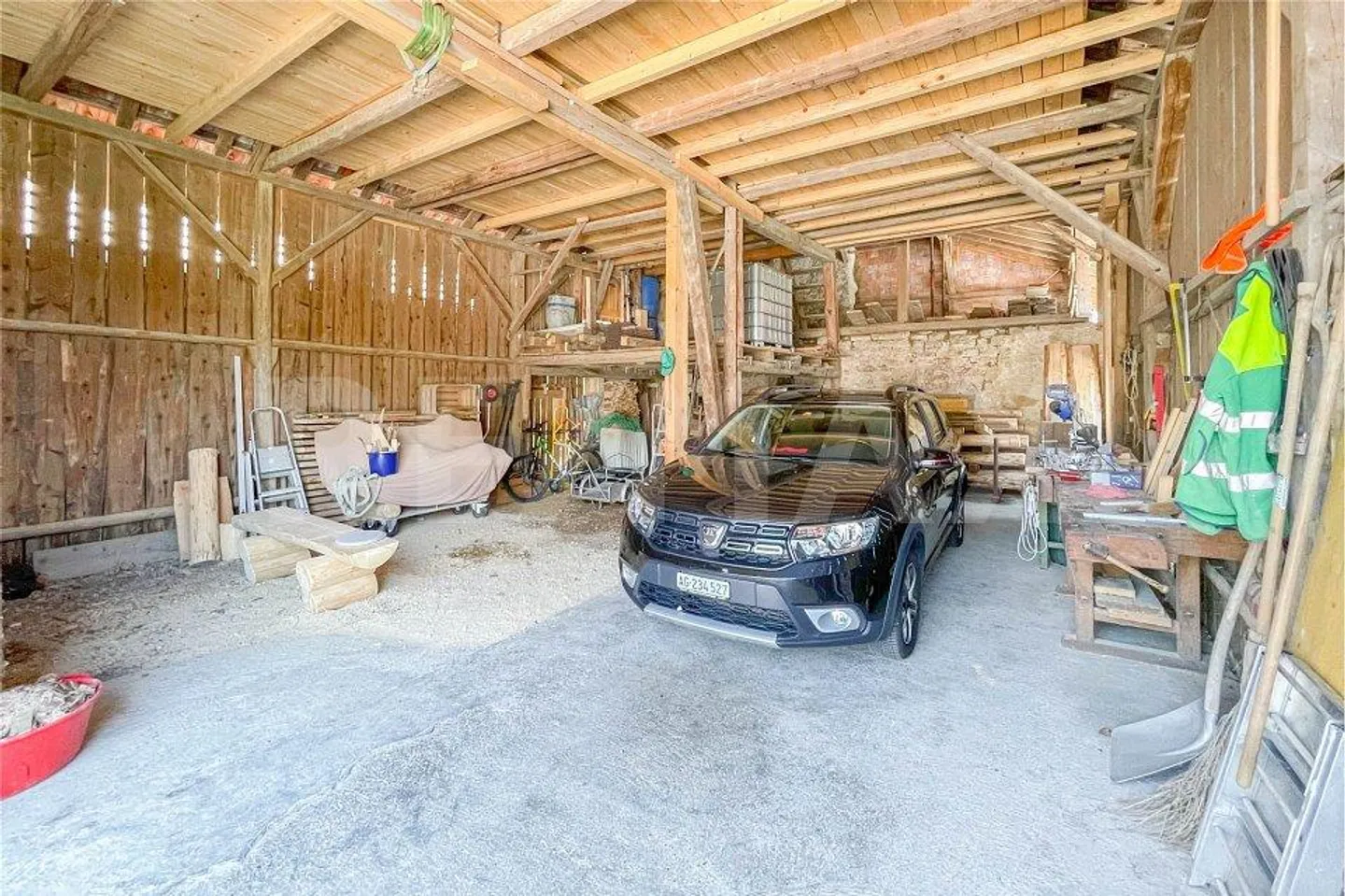 Propriété avec grange, dépendances et potentiel polyvalent à vendre à Hellikon - Photo 11 sur 13