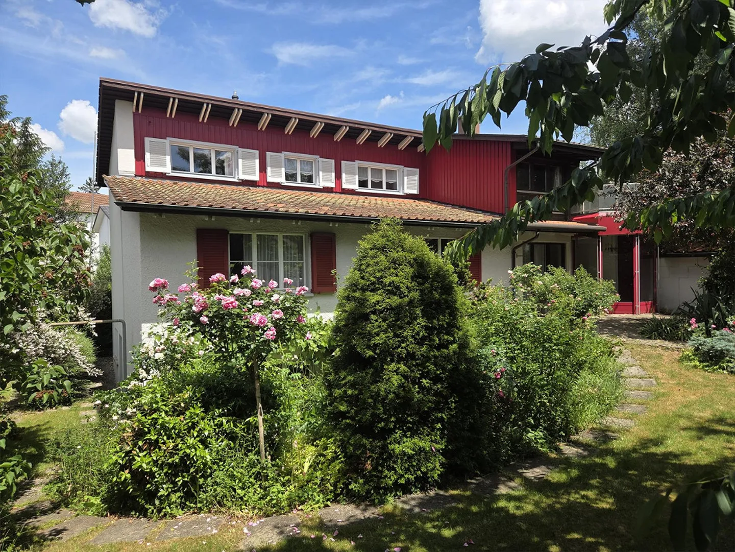 Charming Single-Family Home in a Quiet Location with Beautiful Rose Garden - Photo 1 of 16