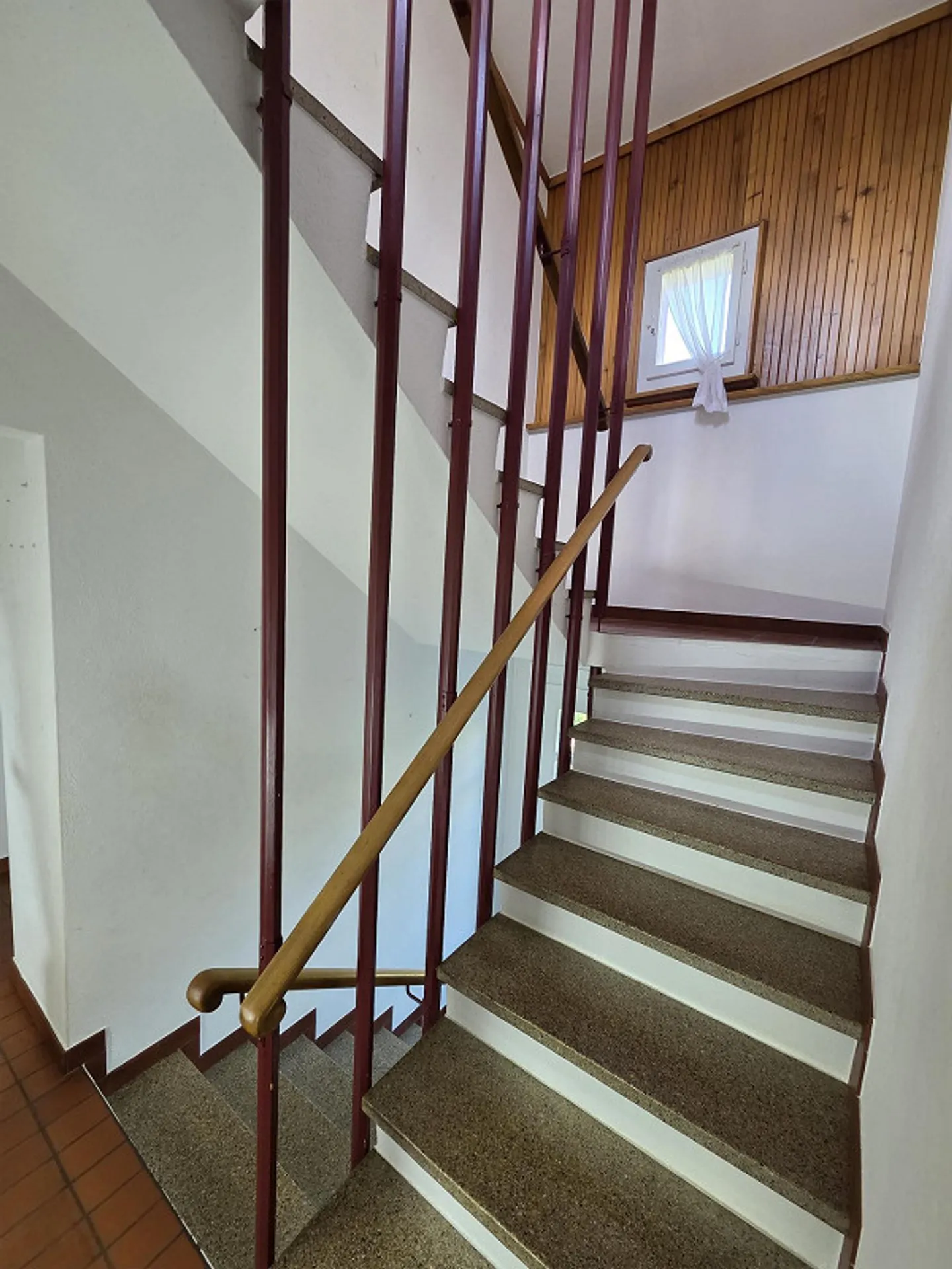 Charming Single-Family Home in a Quiet Location with Beautiful Rose Garden - Photo 5 of 16