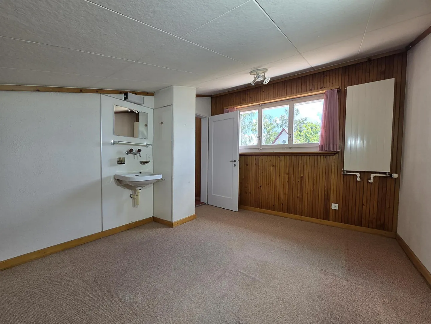 Charming Single-Family Home in a Quiet Location with Beautiful Rose Garden - Photo 9 of 16