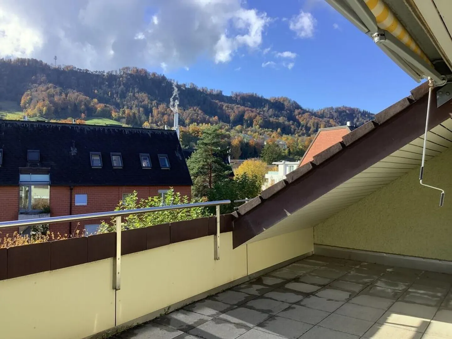 Penthouse avec grande terrasse - Photo 2 sur 10