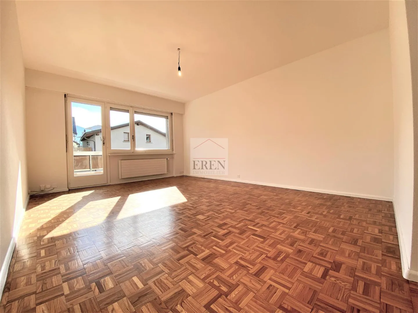 3.5 Room Apartment - Photo 2 of 11