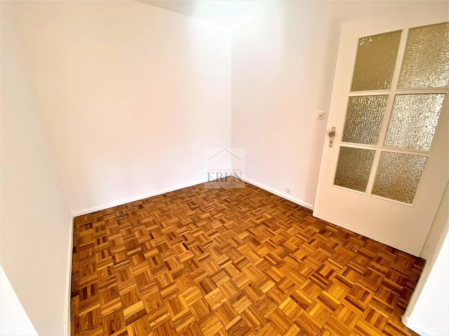 3.5 Room Apartment - Photo 4 of 11