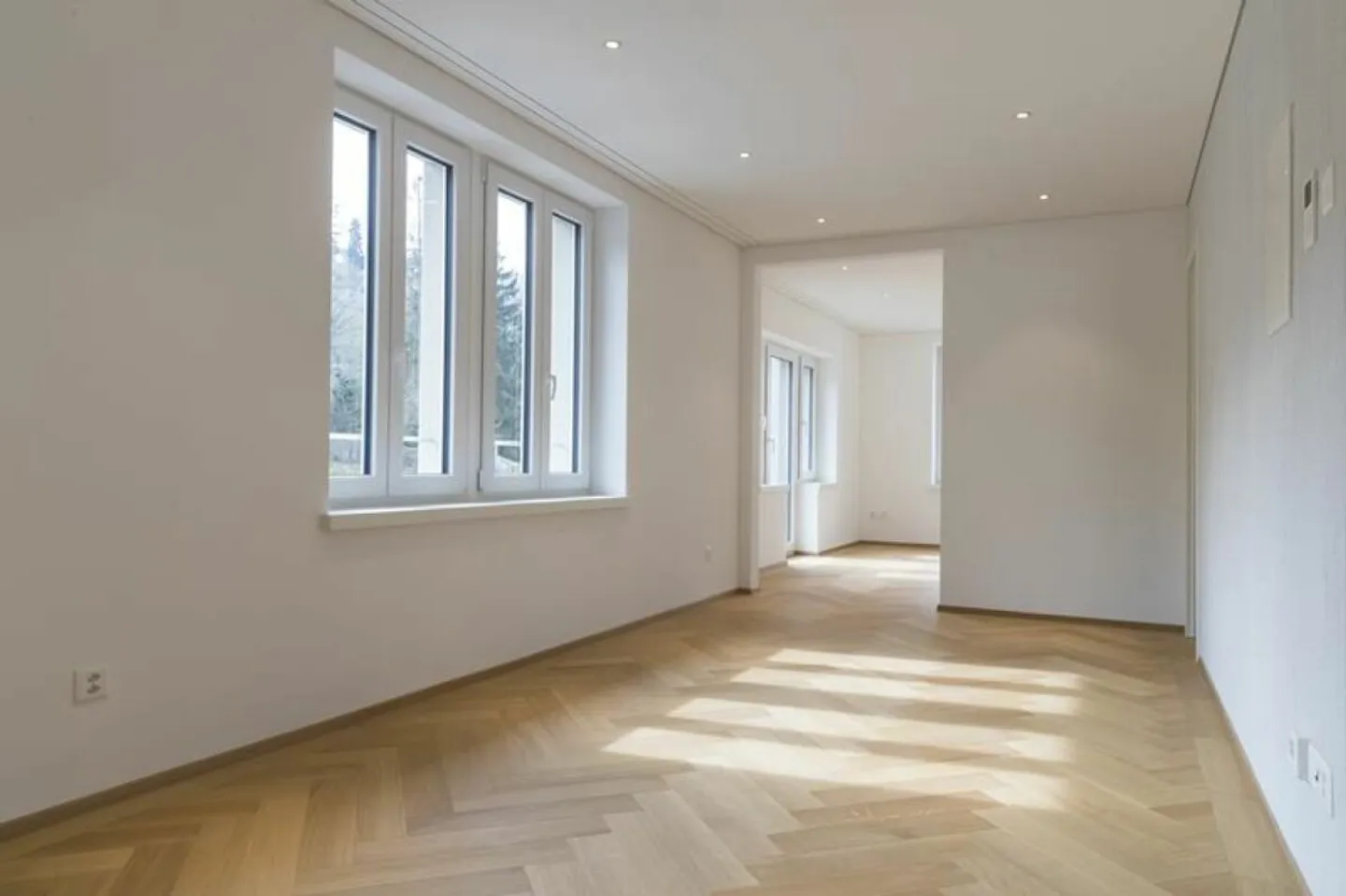 Appartement de 2,5 pièces de haute qualité avec balcon ensoleillé - Photo 4 sur 8