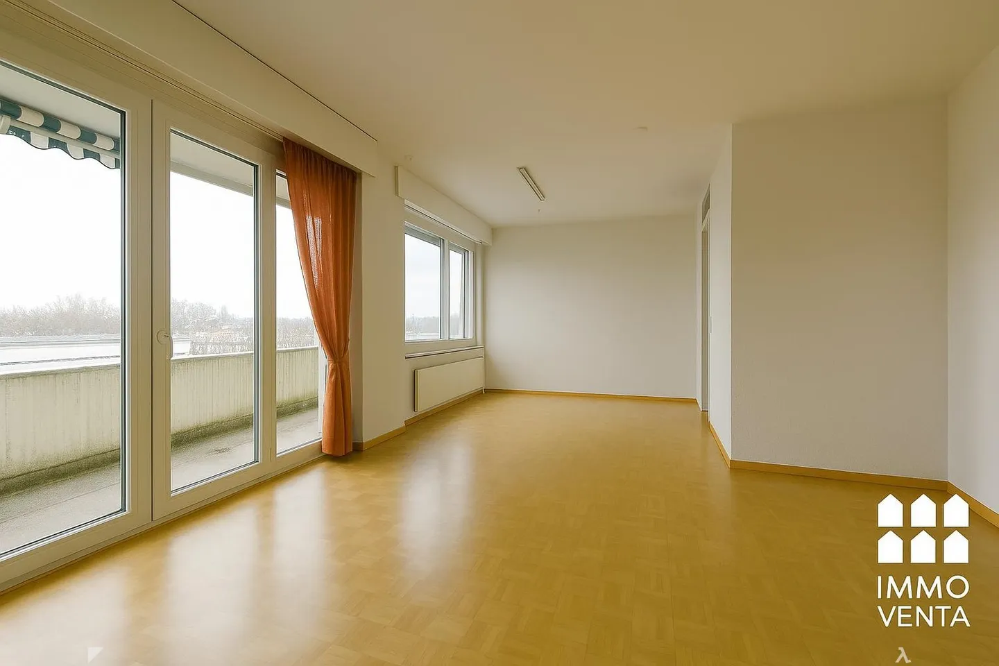 Moderno appartamento di 4 stanze con balcone a Bienne - Foto 3 di 9