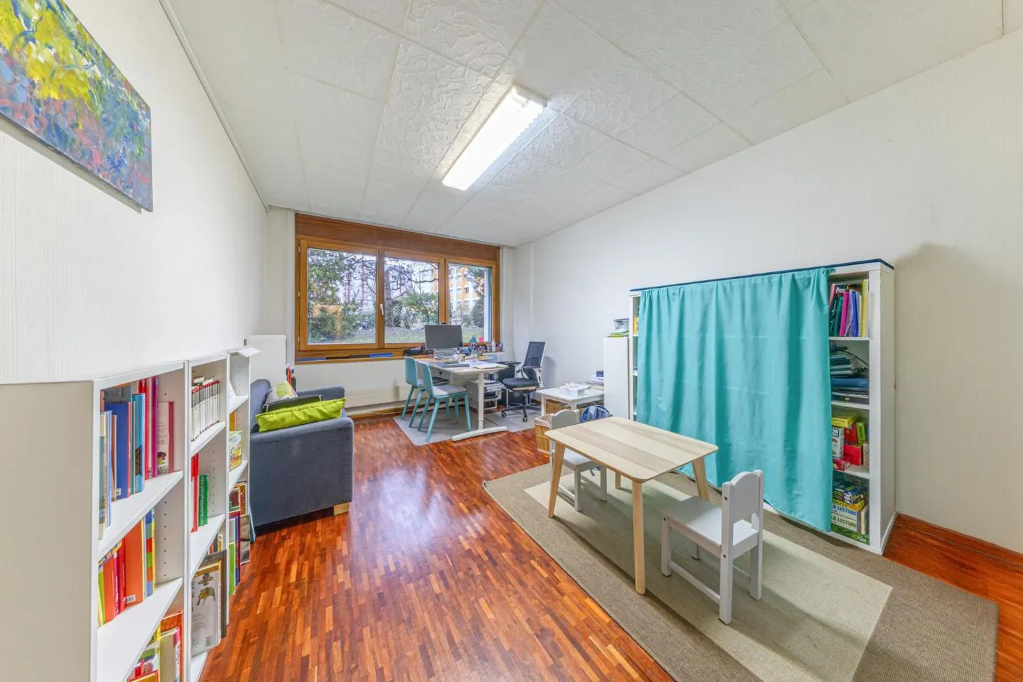 Commercial 5 Rooms - Photo 2 of 6