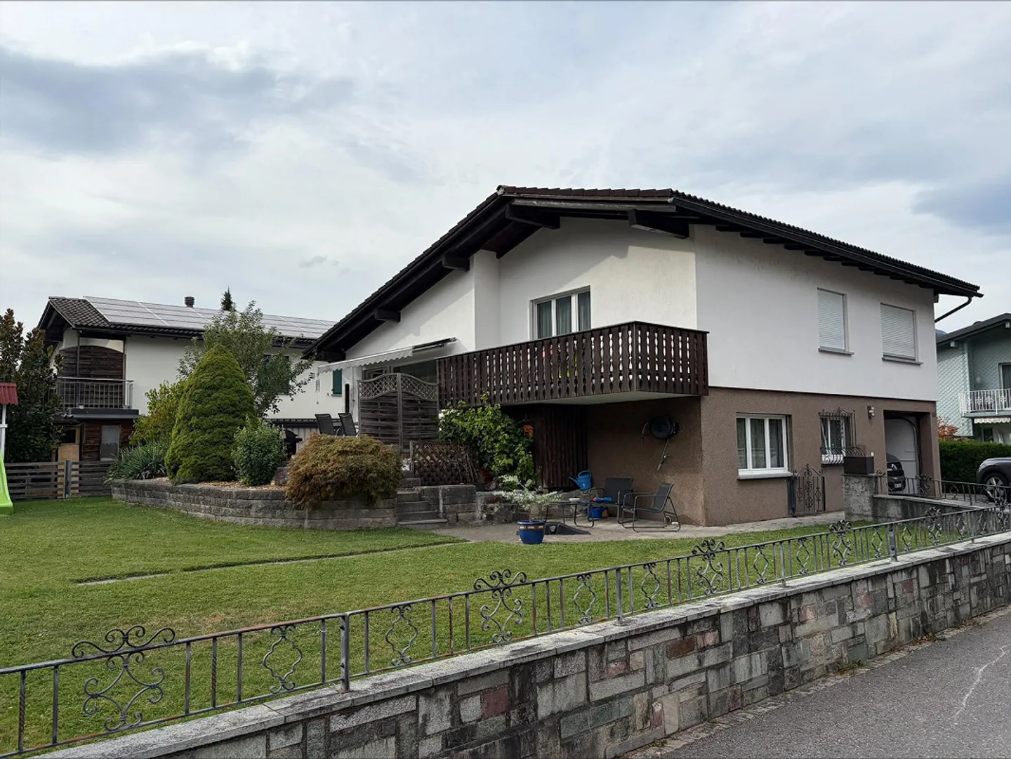 Charmantes Familienhaus mit Garten - Foto 1 von 6