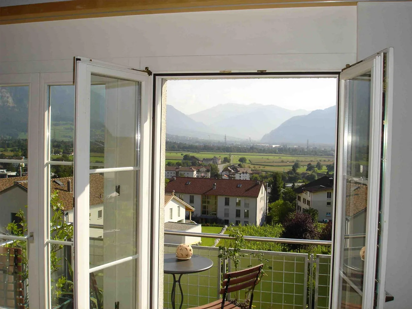 Moderne Maisonette in Graubünden - Foto 3 von 4