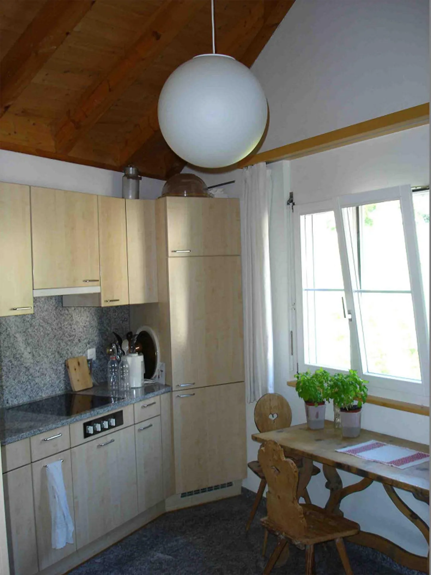 Moderne Maisonette in Graubünden - Foto 4 von 4