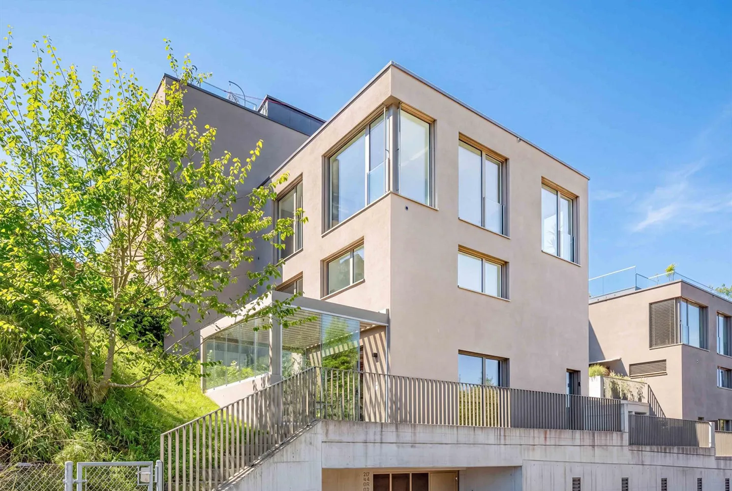 Vivre frais au printemps avec vue - Maison familiale semi-détachée moderne - Photo 2 sur 7