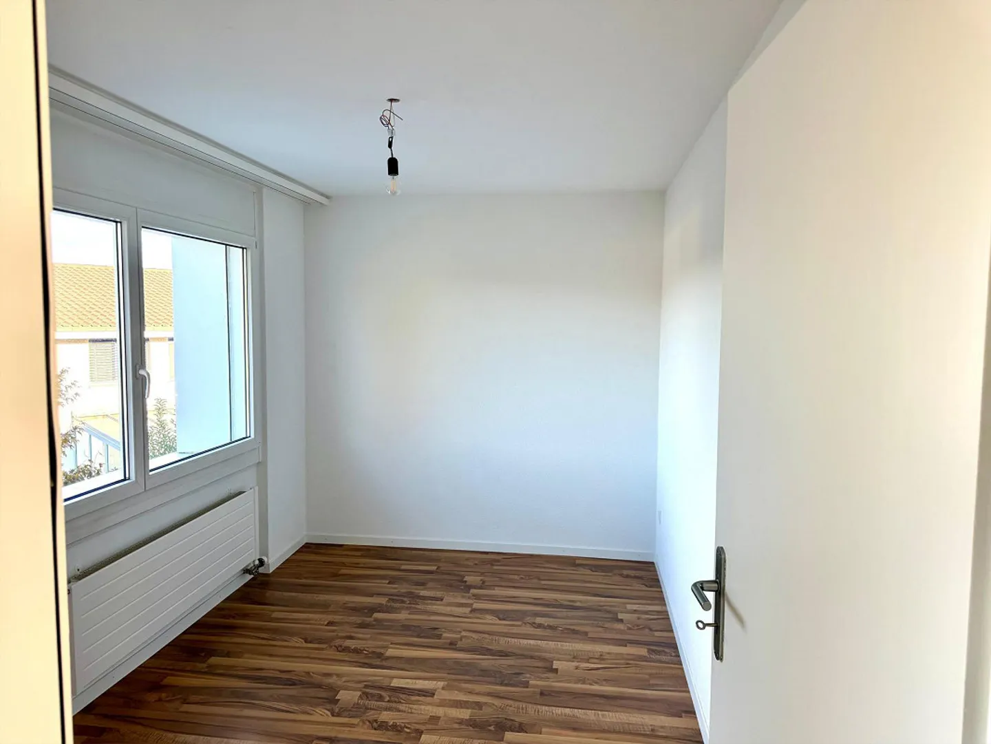 Beautiful 4.5 Room Apartment in a Quiet Location - Photo 5 of 10