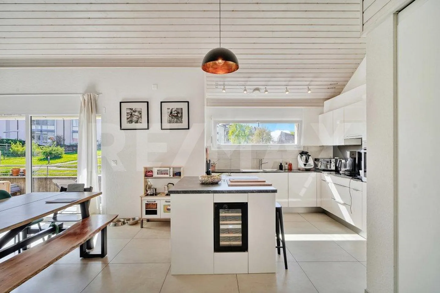 148 m², mezzanine, top floor: the kind of property that sells quickly - Photo 1 of 5