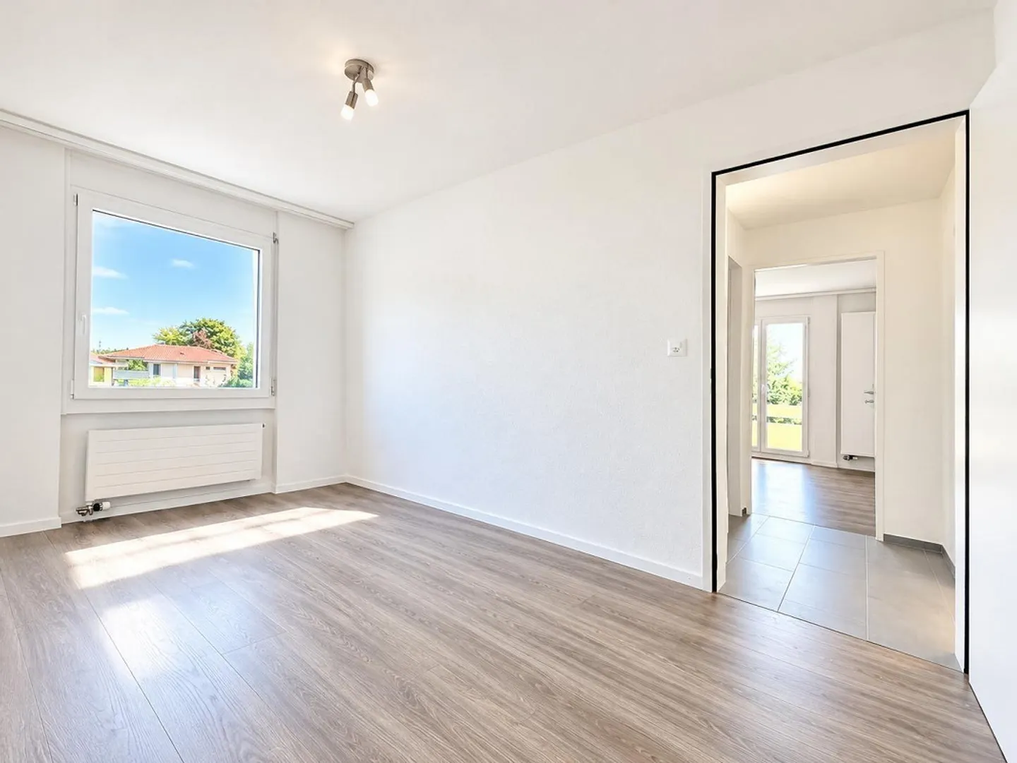 Beautiful 4.5 Room Apartment in a Quiet Location - Photo 6 of 10