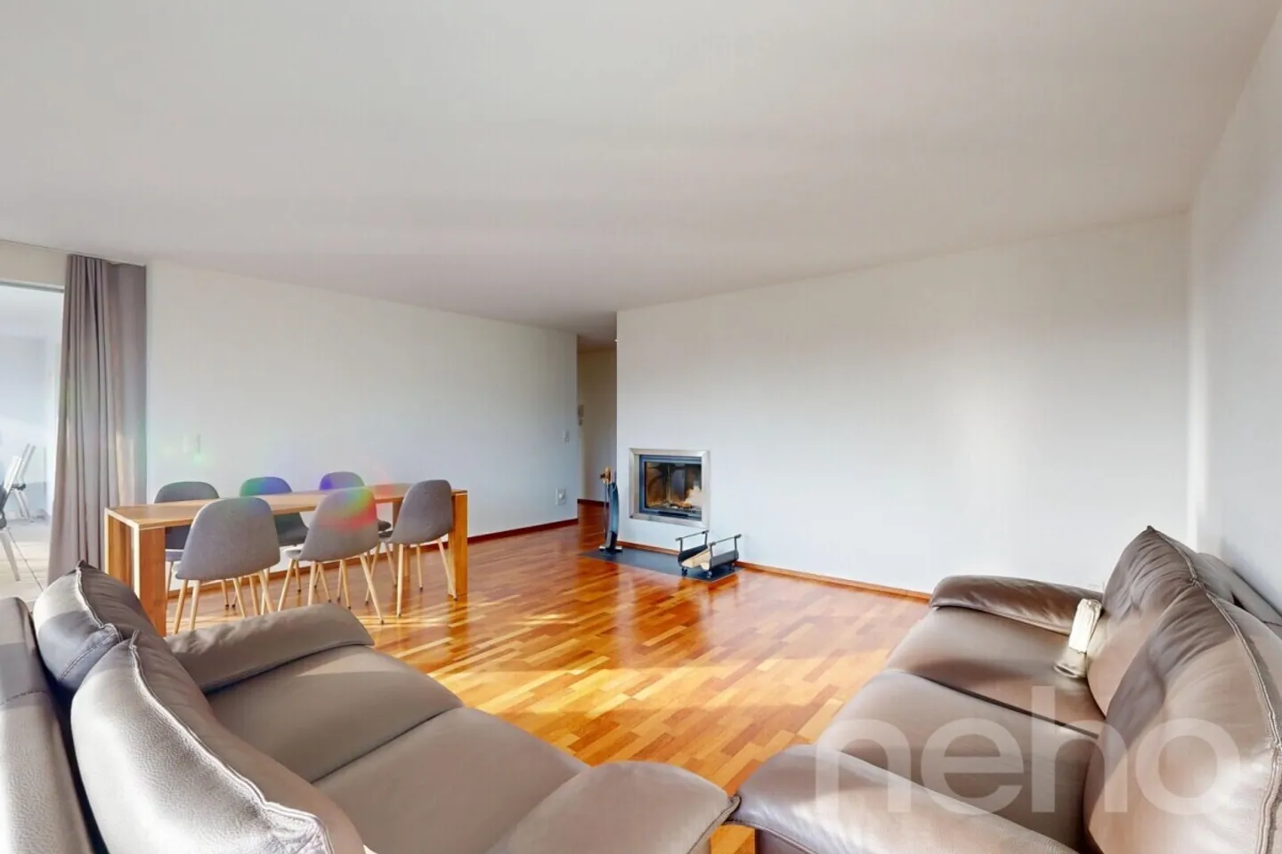 Appartement lumineux avec double salle de bains - Photo 2 sur 12