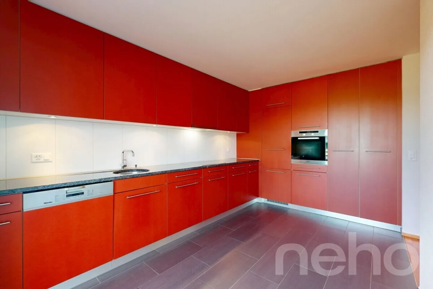 Appartement lumineux avec double salle de bains - Photo 4 sur 12