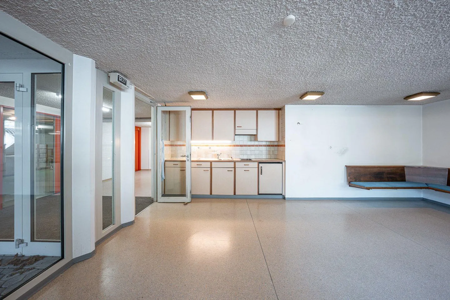 Business - Photo 4 of 6