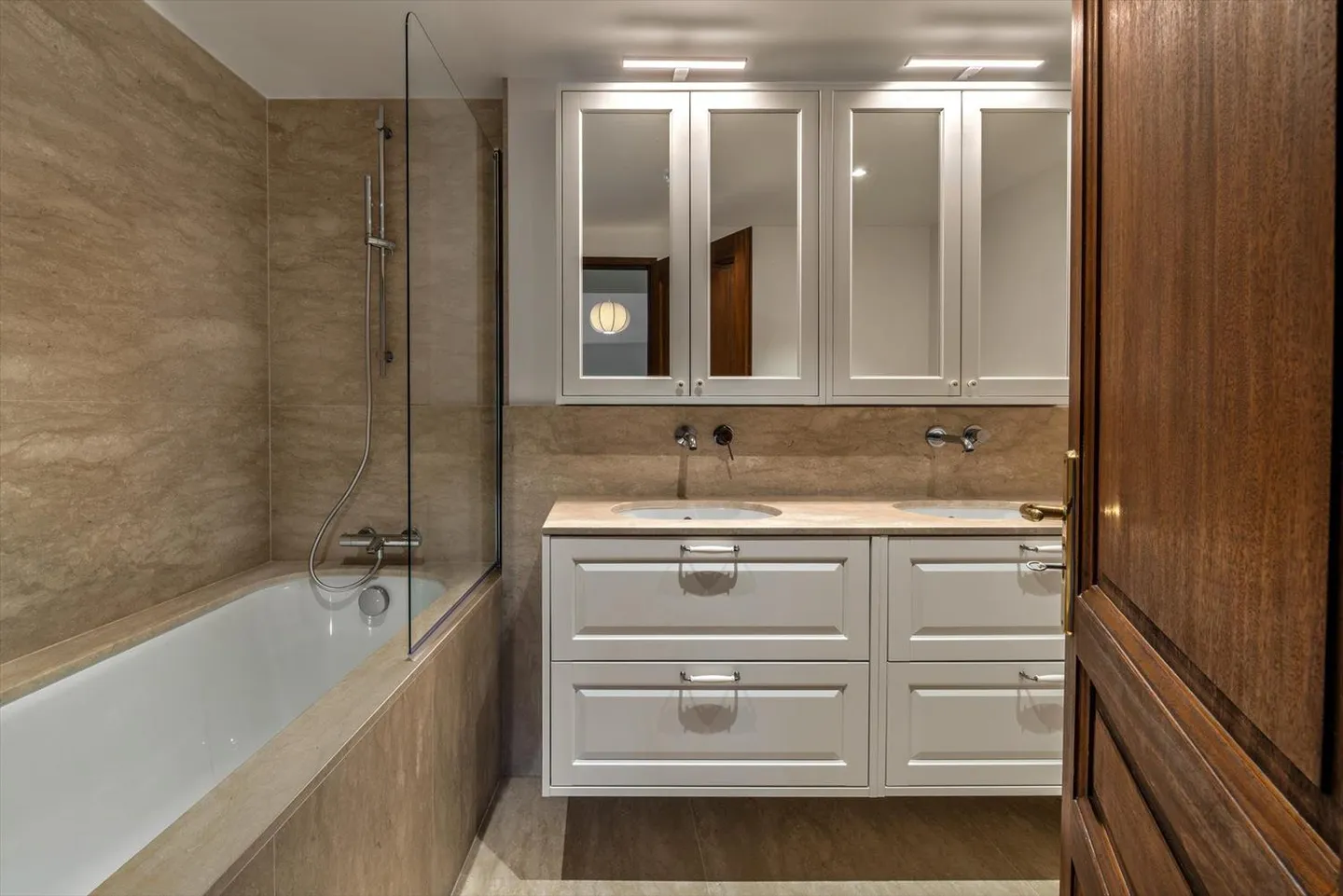 Exklusiv - Charmantes renoviertes Haus in Collonge-Bellerive - Foto 9 von 10