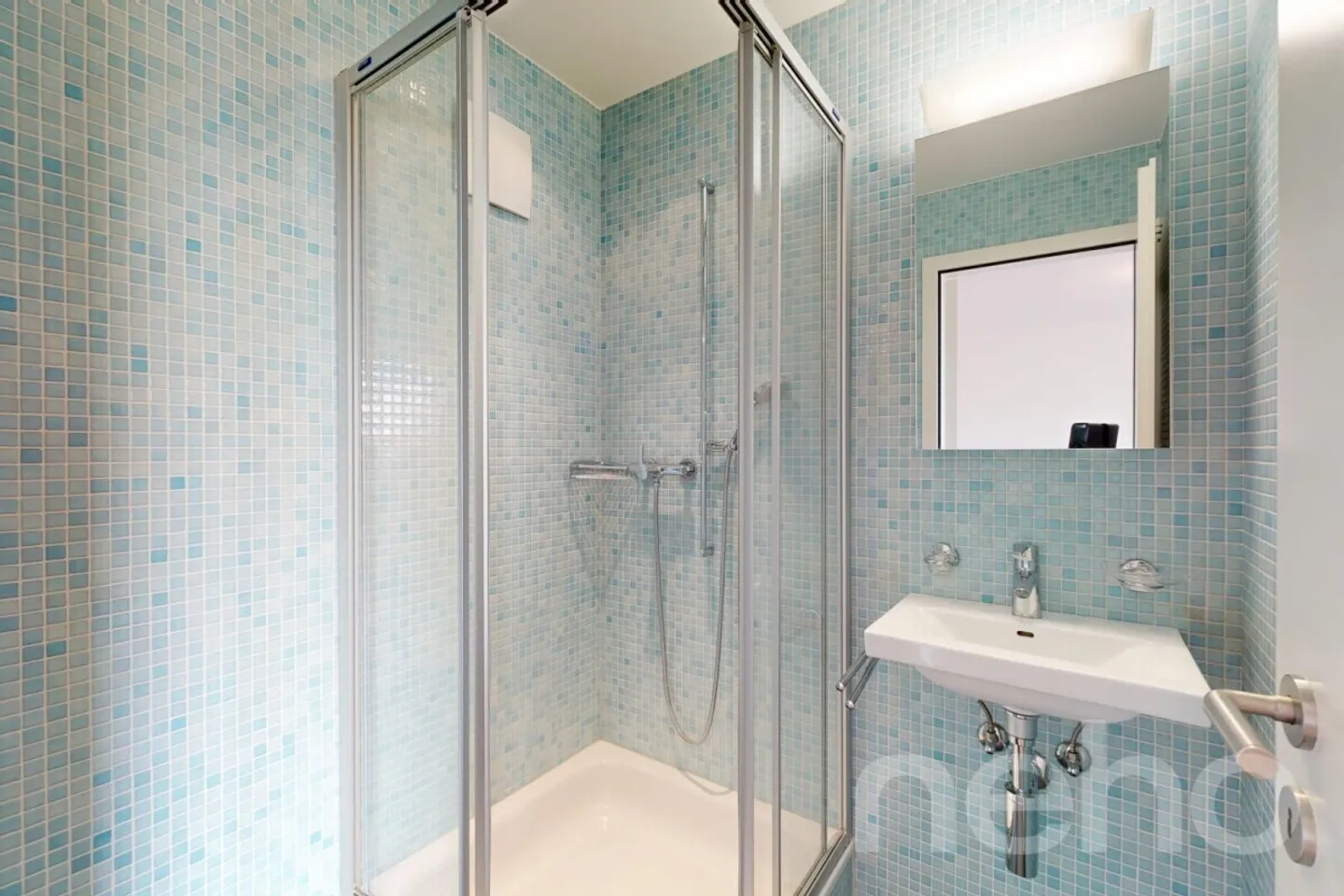 Appartement lumineux avec double salle de bains - Photo 8 sur 12