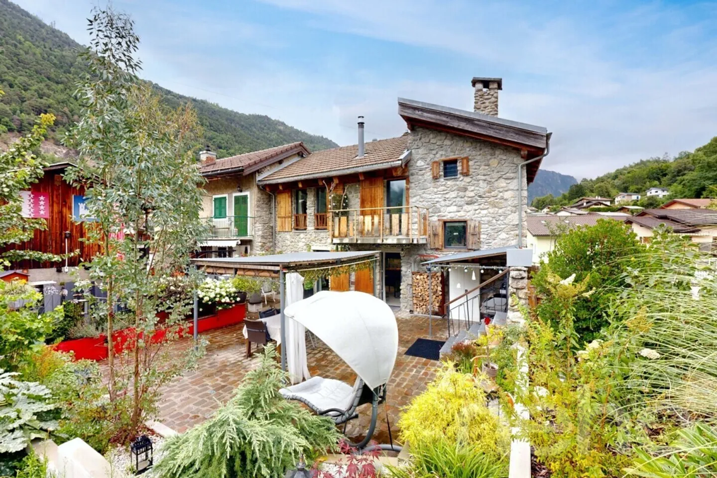 Fascino incomparabile - casa 4 locali con ampi spazi esterni - Foto 1 di 12
