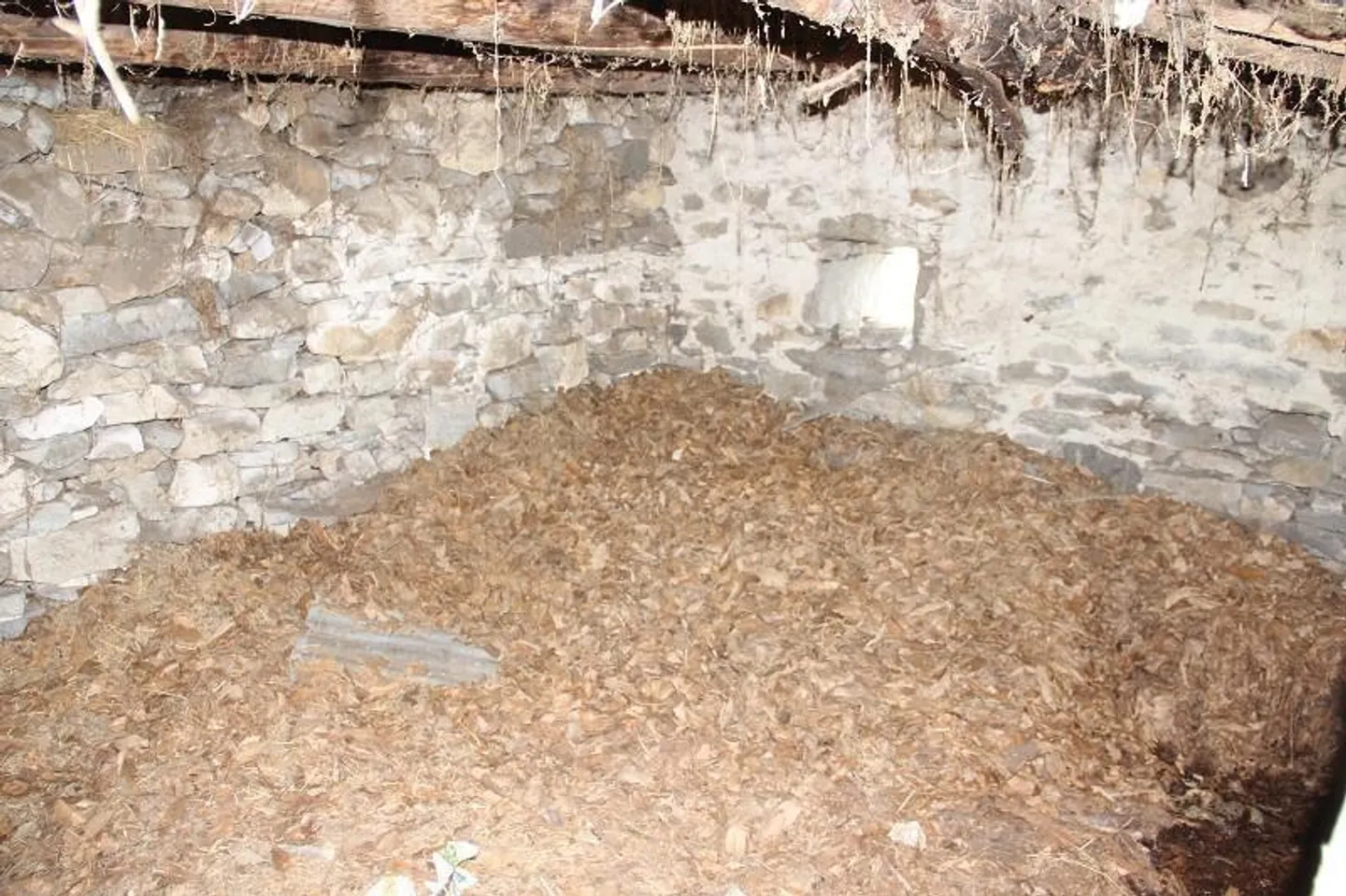 Rustico di 3 camere da ristrutturare con vista magnifica - Foto 4 di 9