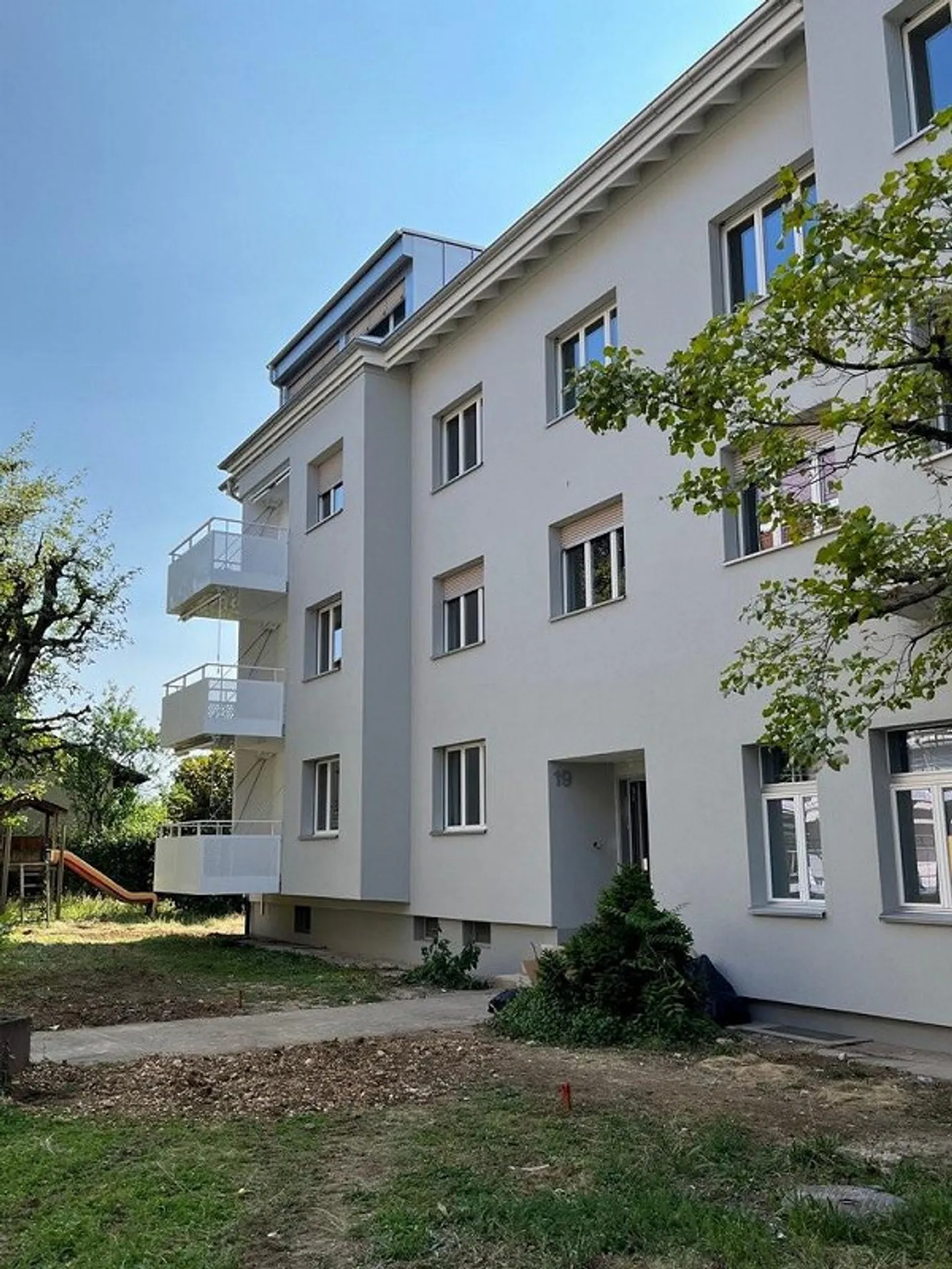 Modernes 3.5-Zimmer-Apartment - Foto 1 von 12