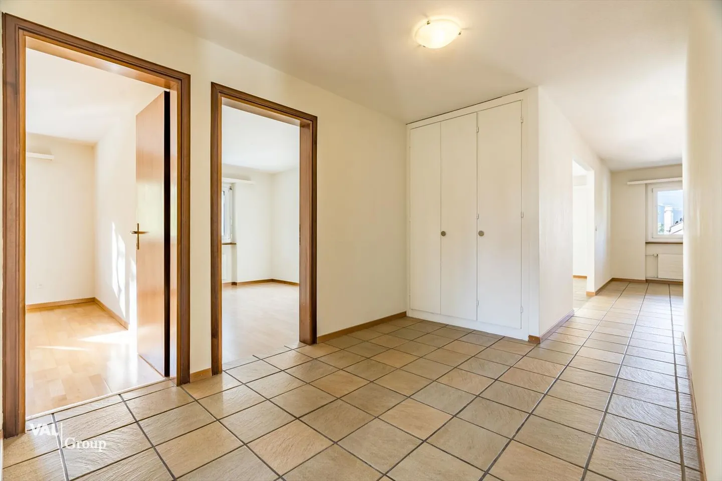 Vie ensoleillée avec vue dégagée et beaucoup d'espace pour vivre - Photo 7 sur 13