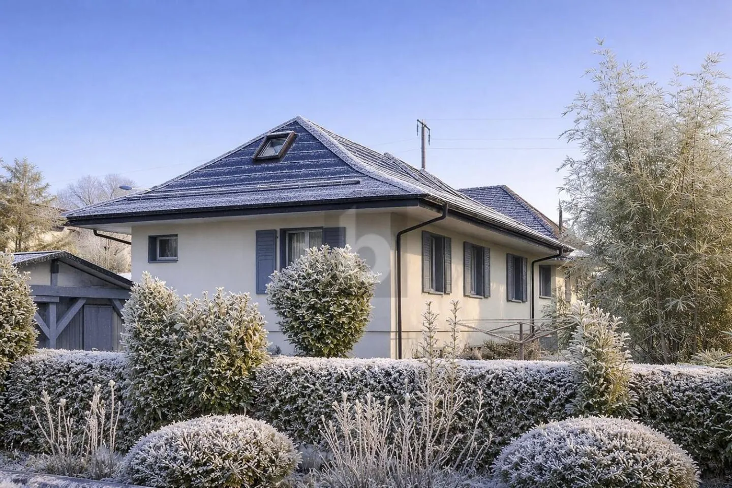 BELLE VILLA RÉNOVÉE AVEC 3 APPARTEMENTS ET JARDIN - Photo 1 sur 6