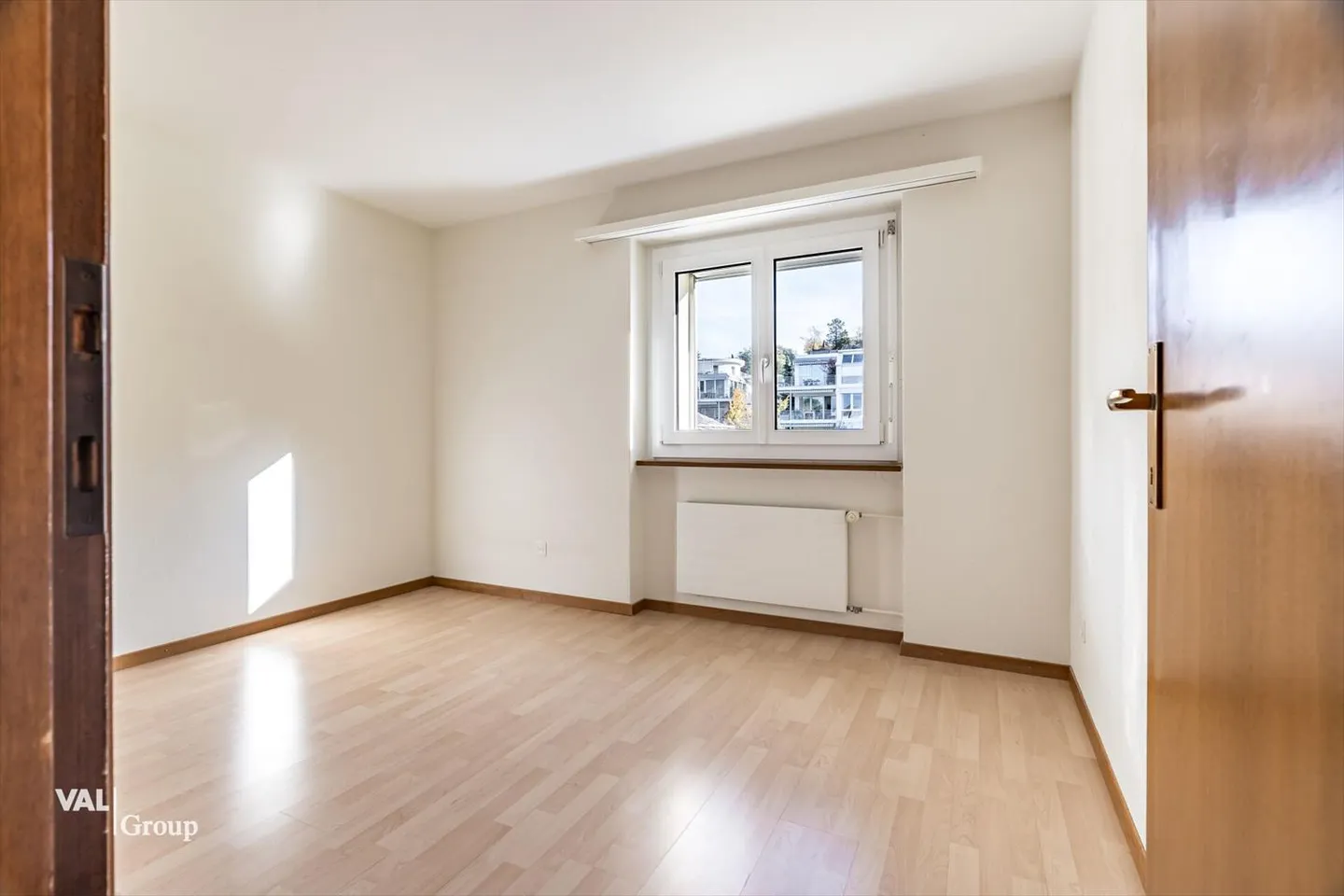 Vie ensoleillée avec vue dégagée et beaucoup d'espace pour vivre - Photo 11 sur 13