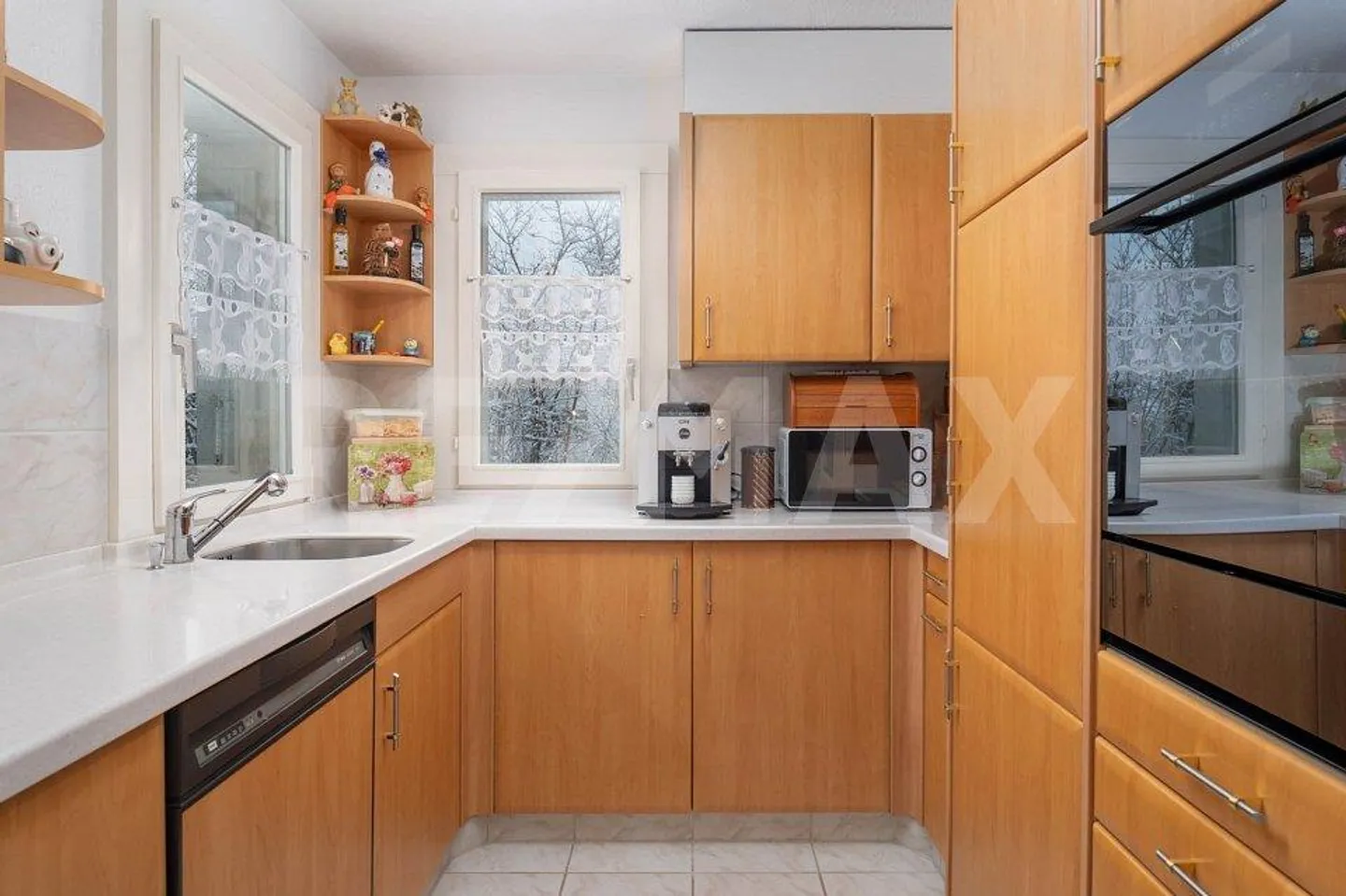 Charming Garden Apartment - Photo 7 of 13