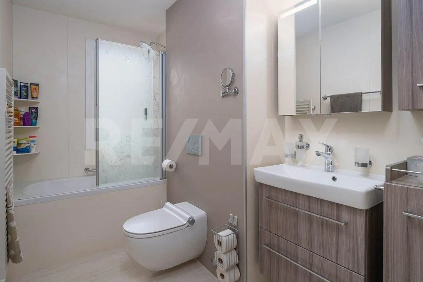 Charming Garden Apartment - Photo 8 of 13