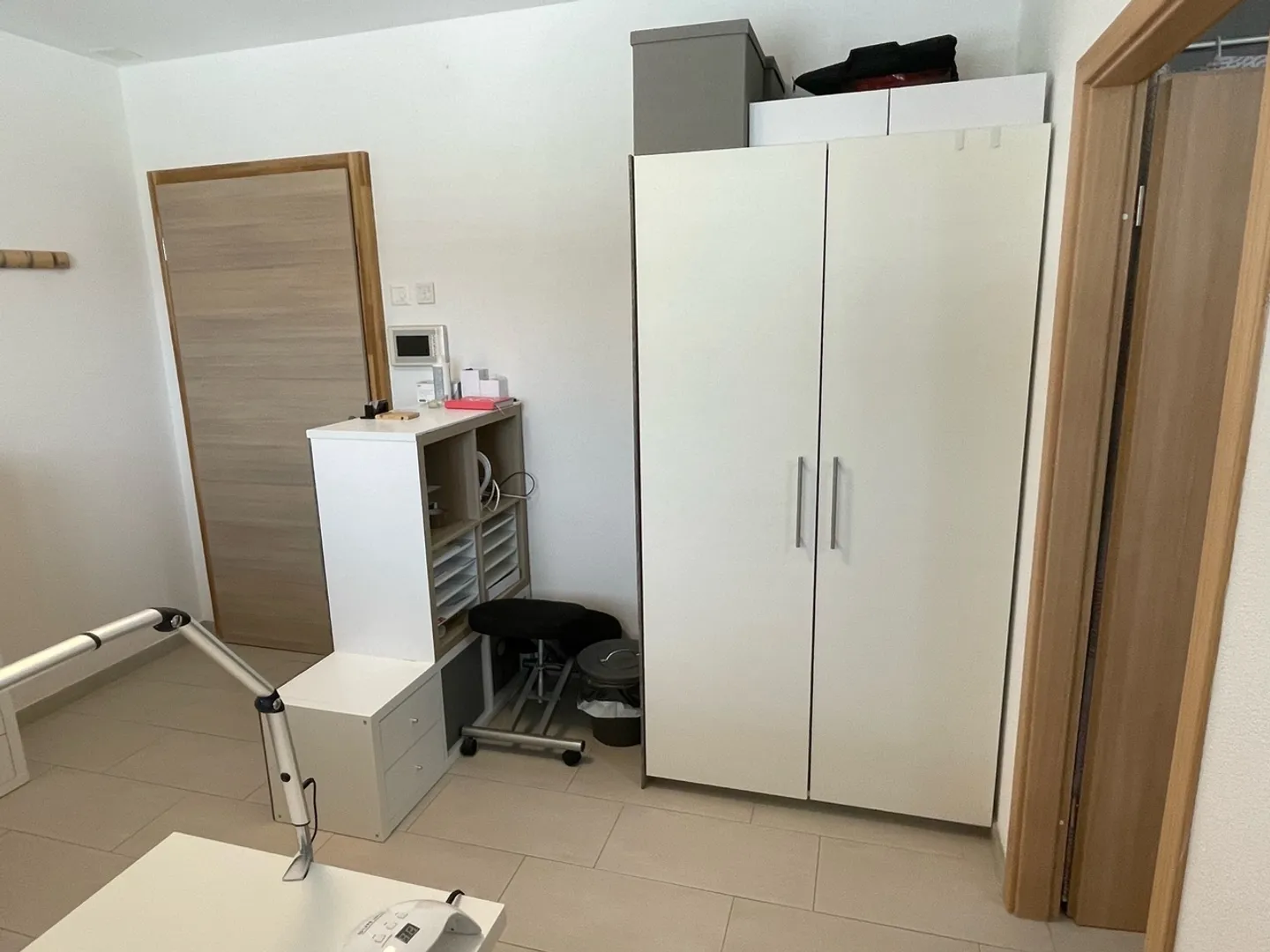 FOR RENT OFFICE 1 ROOM - Photo 3 of 6
