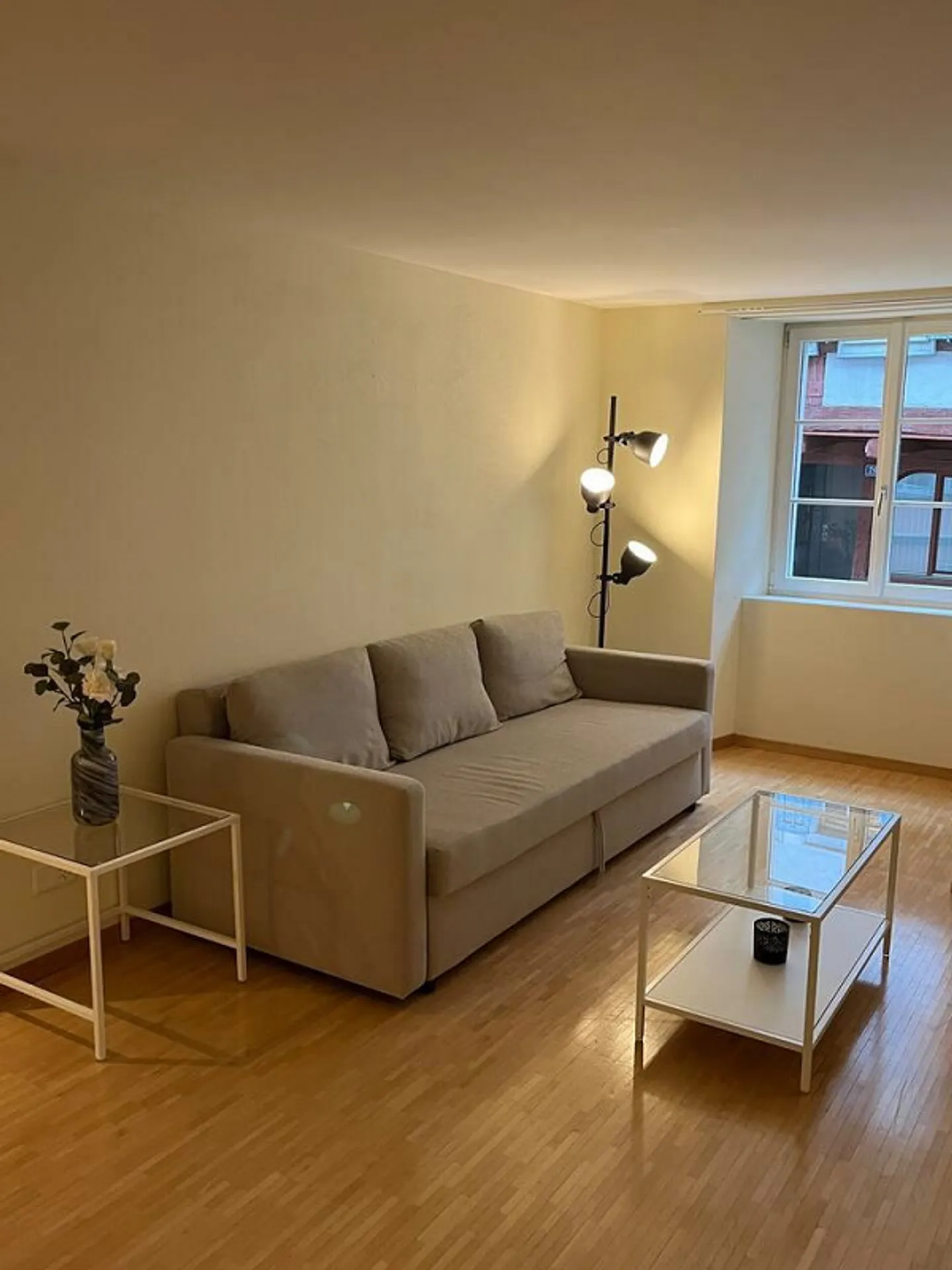 Camera tranquilla e lussuosa completamente attrezzata, come residenza e sede fiscale - Foto 2 di 13