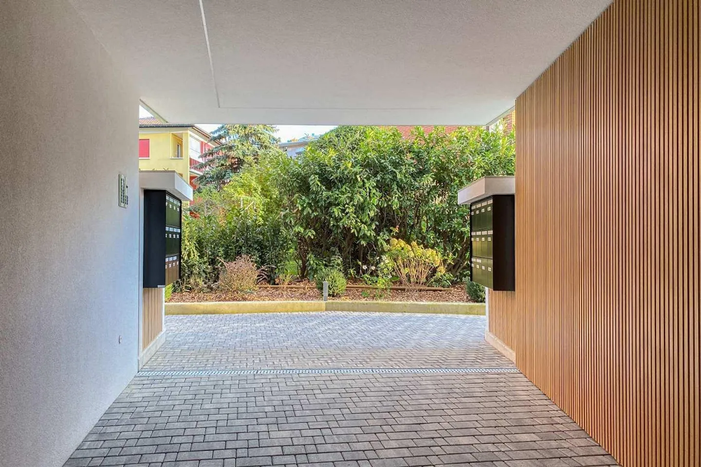 DIRECTTAMENTE DAL COSTRUTTORE - Nuovo attico con vista lago e terrazza sul tetto - Foto 18 di 25