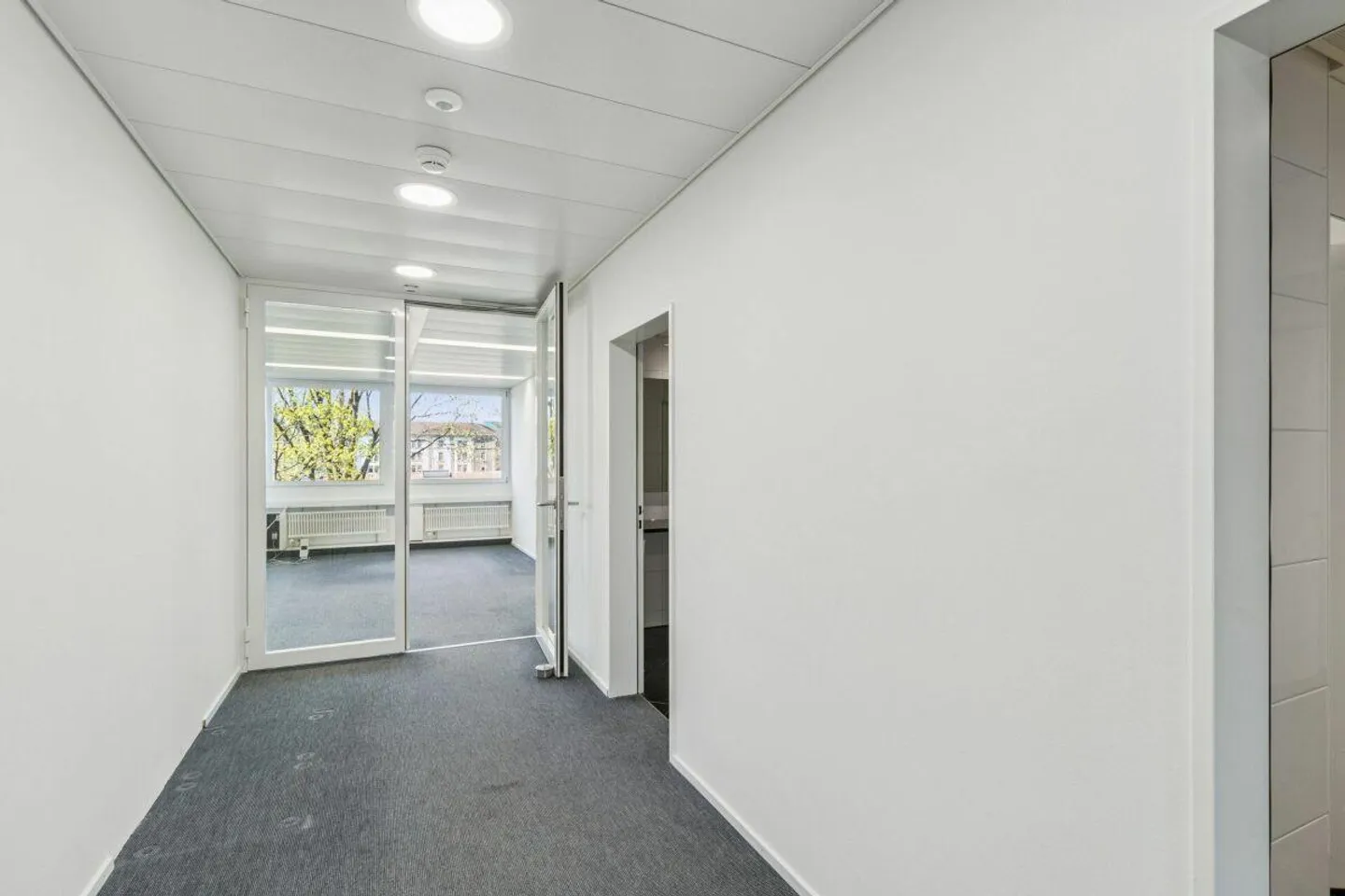 Bureau représentatif avec un climat de travail optimal au cœur de Zurich - Photo 3 sur 7