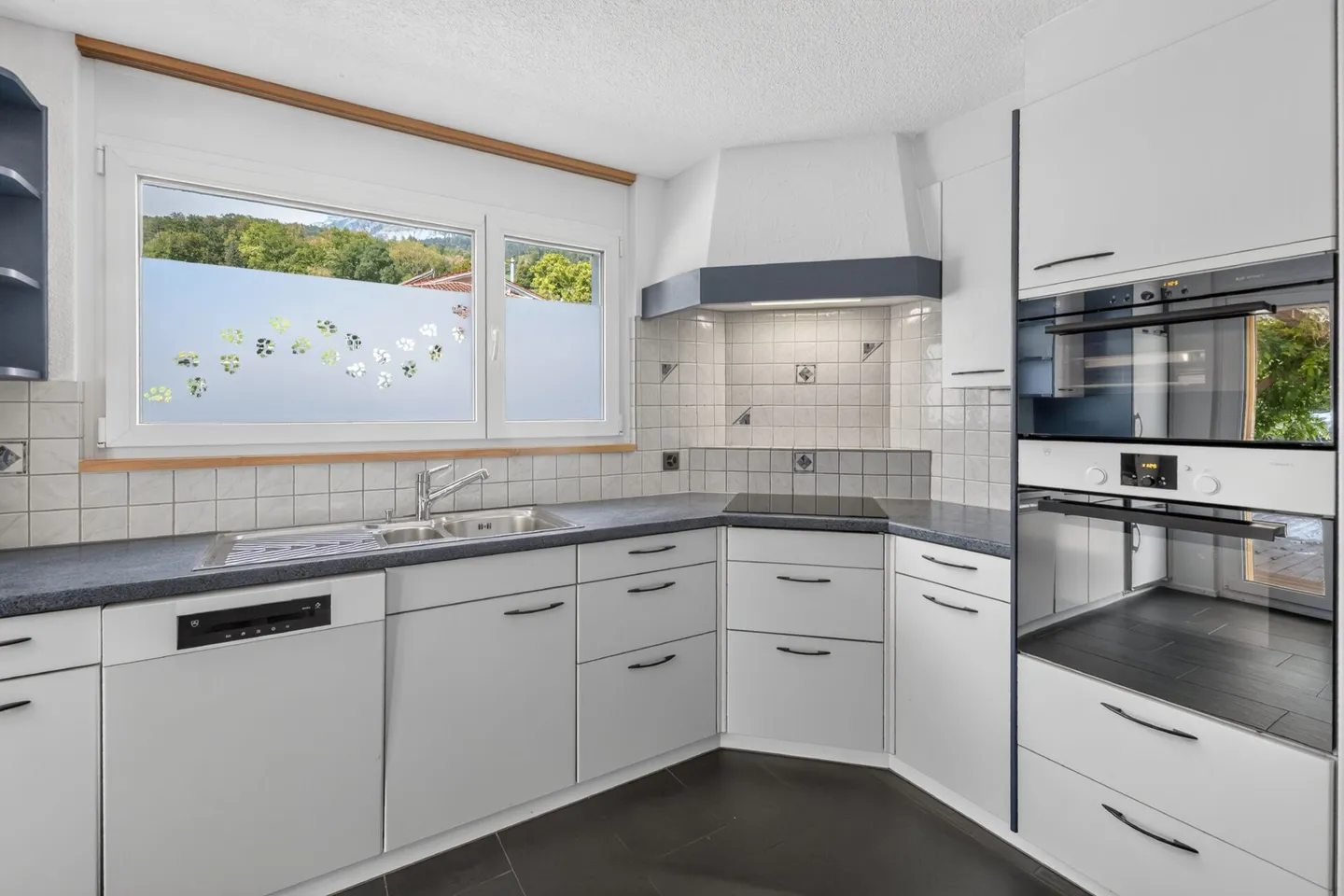 Spacious 5.5-room single-family house in Sax - Photo 3 of 19