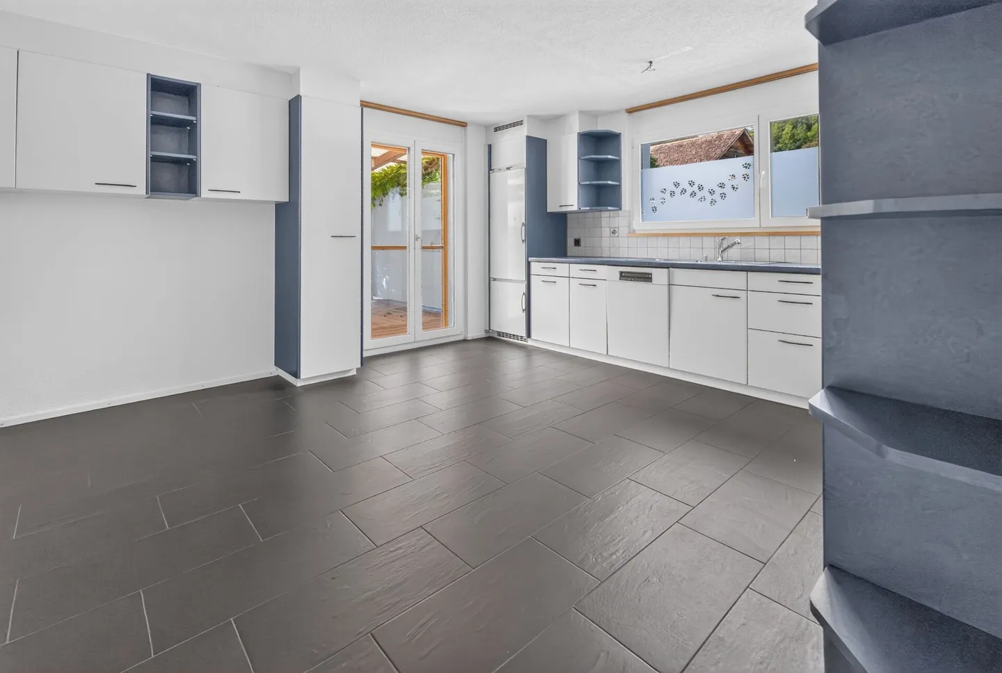Spacious 5.5-room single-family house in Sax - Photo 4 of 19