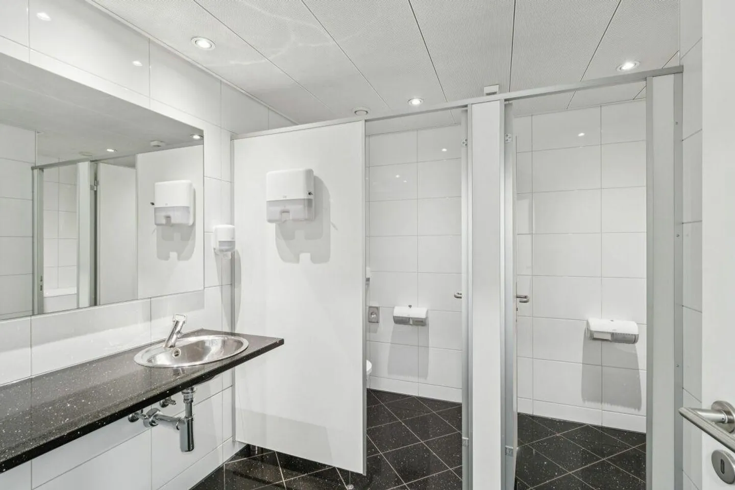 Bureau représentatif avec un climat de travail optimal au cœur de Zurich - Photo 6 sur 7