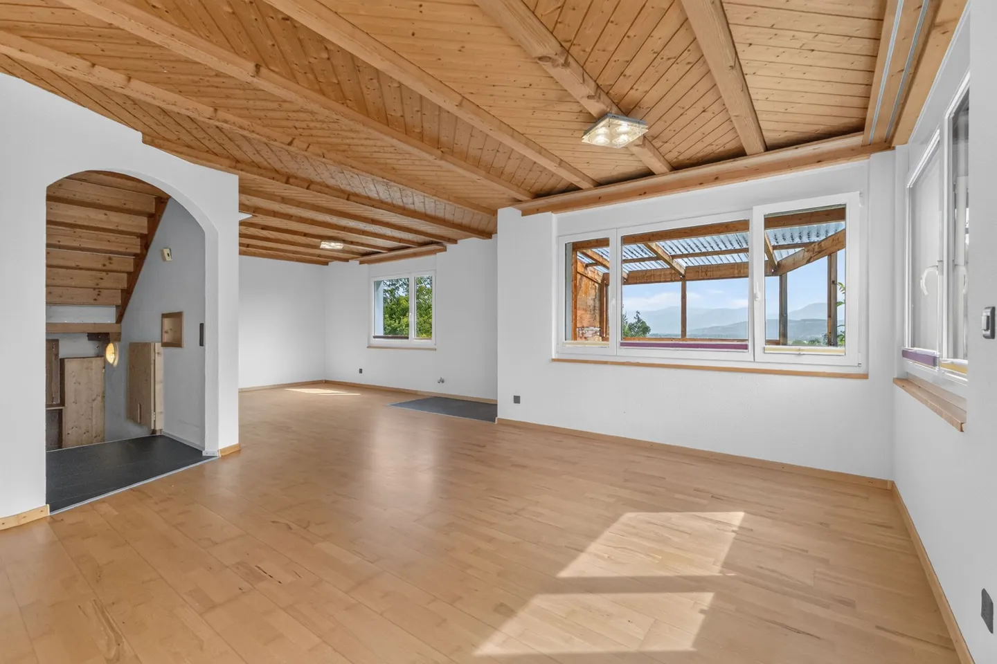 Spacious 5.5-room single-family house in Sax - Photo 6 of 19